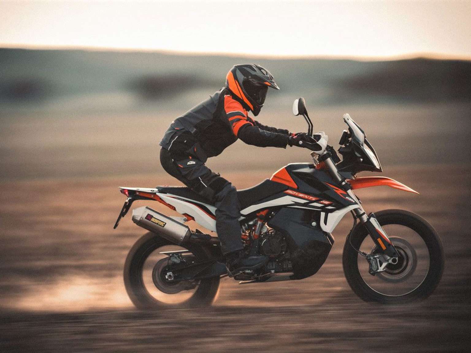 KTM 890 Adventure présentation, fiche technique, prix