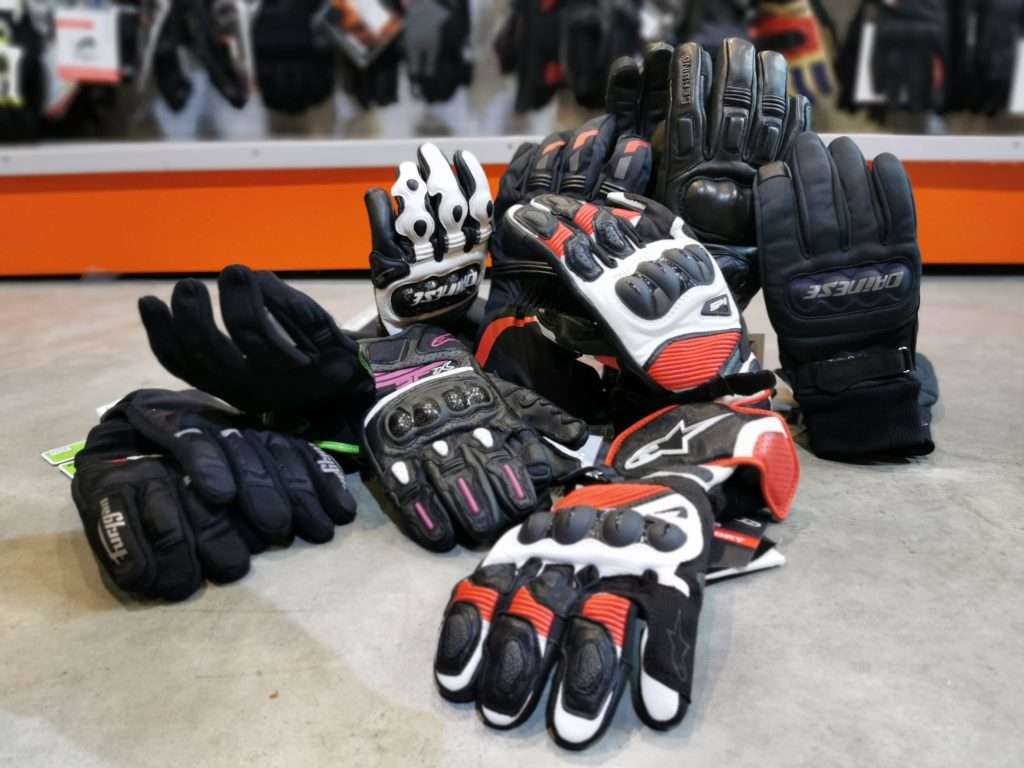 Top 5 des gants de moto mi-saison  : comparatif, prix, infos
